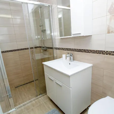 Adria View マカルスカ