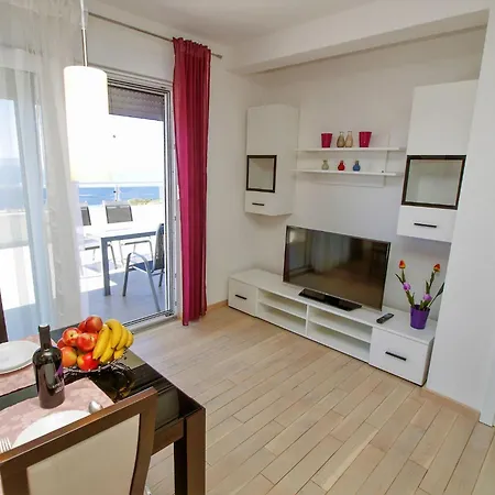 Adria View マカルスカ